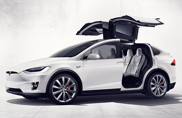 На заводе Tesla представили Model X